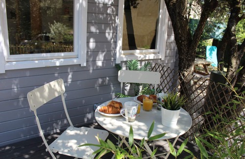 Saint-Maximin-la-Sainte-Baume Ski Chalet | Cozy studio in Provence with private garden, swimming pool and wifi