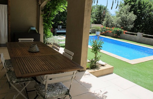 Saint-Maximin-la-Sainte-Baume Apartment | Charming gîte for 5 people with private heated swimming pool in St Maximin