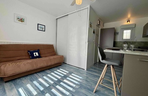 La Cotiniere Apartment | Cozy Studio Near La Cotinière Port, Terrace, Parking, Steps to Beach and Shops