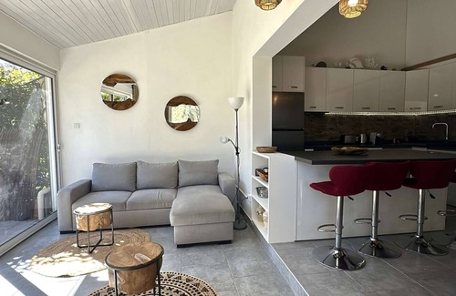Sainte-Lucie-de-Porto-Vecchio House | Mini-villa with terrace and parking 300m from the beach
