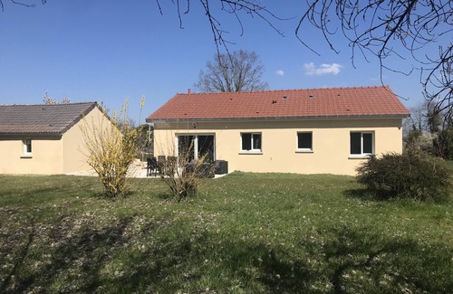 Sainte-Marie-du-Lac-Nuisement House | New detached house 200m from the seawall of Der 6 beds + closed garage