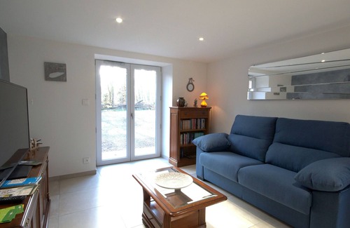 Ternuay-Melay-et-Saint-Hilaire Cottage | Cottage in forest with private pond, 1 bedroom, 2-4 people