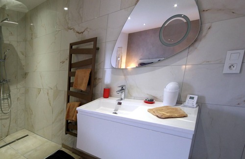 Ternuay-Melay-et-Saint-Hilaire Cottage | Forest Lodge for 12 People