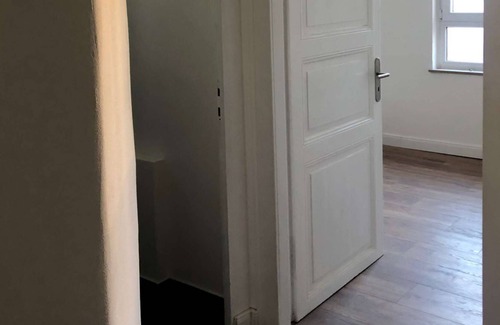 Bad Homburg v.d. Hoehe Apartment | FR11V old building villa in Bad Homburg with WiFi & TV