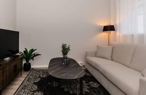 Vesturbær Apartment | Framnesvegur - Two Bedroom Central Apartment