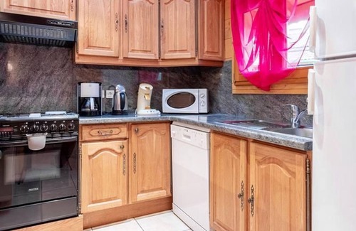 Etobon Cottage | Franc-Comtois chalet with Wifi and fireplace in Étobon