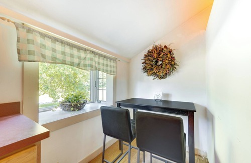 Franconia House | Franconia Home w/Community Pool & River Access!