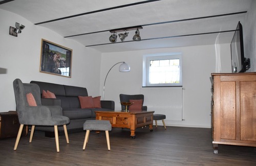 Naurath Apartment | Frank Mossem
