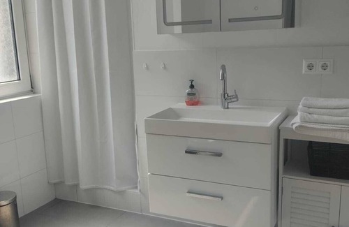 Bornheim Apartment | Frankfurt Downtown -50m² fully furnished apartment with cleaning service