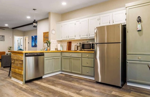 Franklin House | Franklin 4BR Escape, BBQ, Fire Pit, Sleeps 15