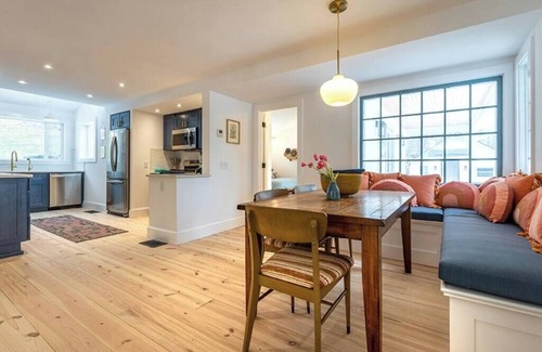 Manchester Ski Chalet | Franklin luxury Chalet w/guest house and central AC