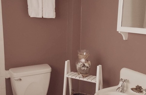 Saranac Lake Bed & Breakfast | Franklin Manor - King Suite with Private Porch