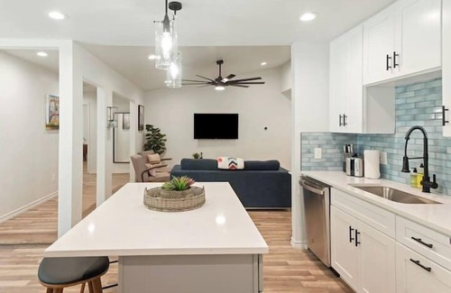 Franklin Park House | Franklin Park, 4BR, King Beds - Dove Springs Oasis