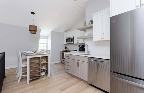 Yachting Village House | Franklin Street Suite by STAY Newport