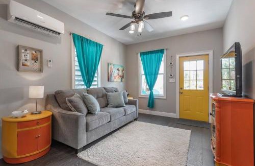 Historic Ybor Apartment | Franks Farmhouse Shotgun style apt in Ybor City