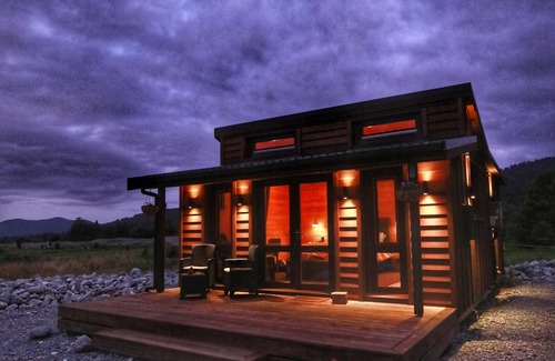 Franz Josef Glacier Apartment | Franz Josef Accommodation - Cosy Cabin in the Paddock