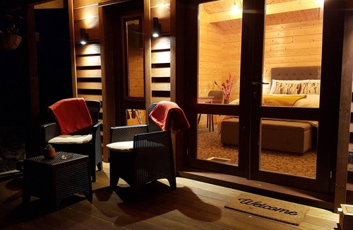 Franz Josef Glacier Apartment | Franz Josef Accommodation - Cosy Cabin in the Paddock