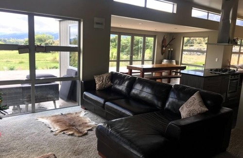 Franz Josef Glacier House | Franz Josef Villa, Stunning Mountain/Lake Views