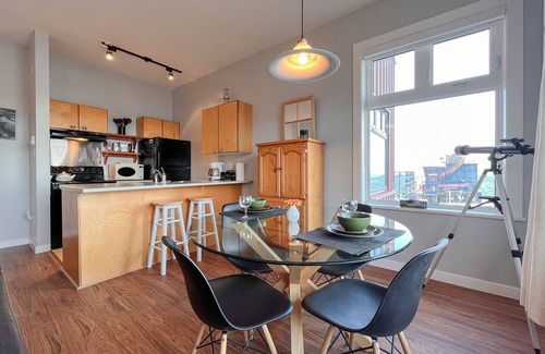 Tofino Condo | Fred Tibbs #10-Ocean View, D.T, Fireplace, Pets