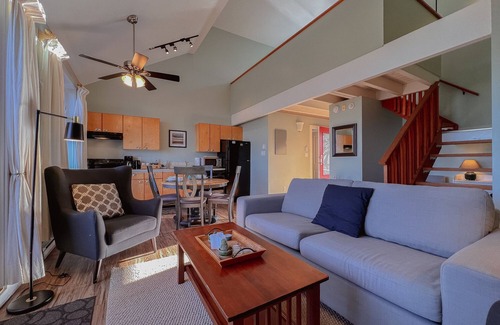 Tofino Condo | Fred Tibbs #20 I Ocean View I Downtown I Fireplace