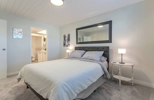 Inglewood House | FREE Banff Pass, Cozy 3BR, Sleeps 6 & RT Patio