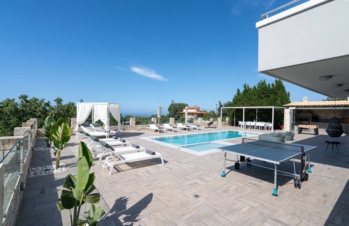 Tria Monastiria Villa | FREE Breakfast, heated Pool, Pool table,Playground, Ping Pong & Football table!