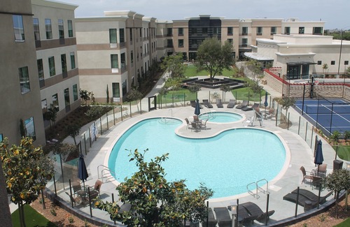 Bressi Ranch Apartment | Free Breakfast Included! Pool & Hot Tub Access | King Studio