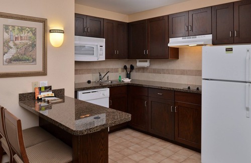 Chesapeake Condo | Free Breakfast. Indoor Pool & Hot Tub. Close to the Virginia Beach business district!