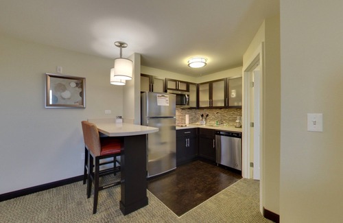Madison Condo | Free Breakfast. Pool with a Slide. Your Next Trip!