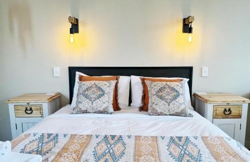 Newton Apartment | Free carpark, balcony with park views, pool and spa