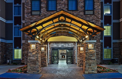 Amarillo Condo | Free Daily Breakfast, Indoor Pool + Hot Tub Access
