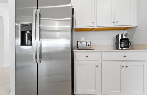 Lehigh Acres House | FREE GOLF when you stay in this New 3/3 Ibis Landing Golf & Country Club home!