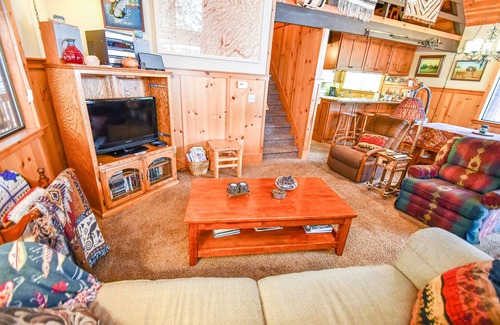 Arnold Cabin | FREE LAKE/RECREATION ACCESS IN PINEBROOK- PET FRIENDLY