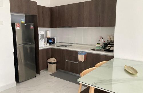 Bandar Kota Bharu Apartment | FREE NETFLIX! ZAs Suite at Troika Residence, KB