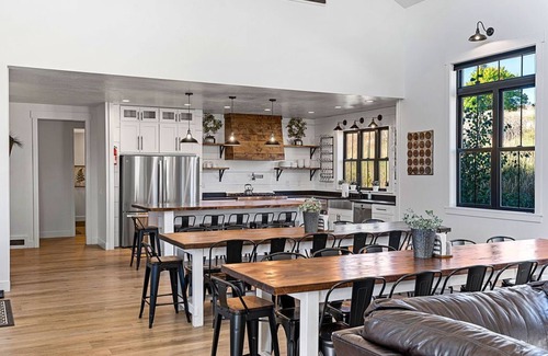Garden City Other | FREE NIGHT-New Farmhouse-SLEEPS 45-Book 3 get 1 free -Most Winter/Spring Days