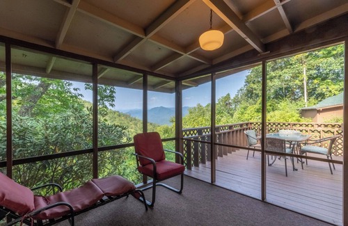 Whittier Cabin | *Free night with any 2+ day reservation, now through March 31*