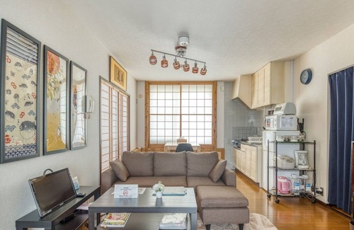 Kita Ward Apartment | Free Parking&Wifi/KIX&USJ 30min/max8ppl