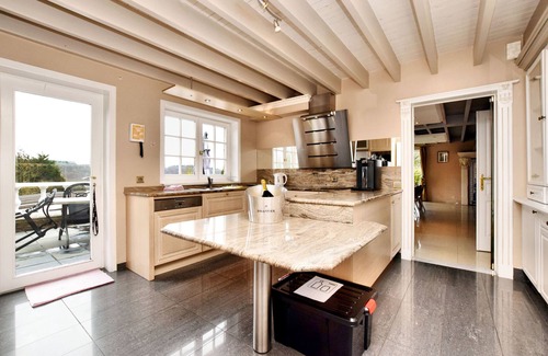 Septon Villa | Free Stat Ande luxury villa with swimming pool and sauna