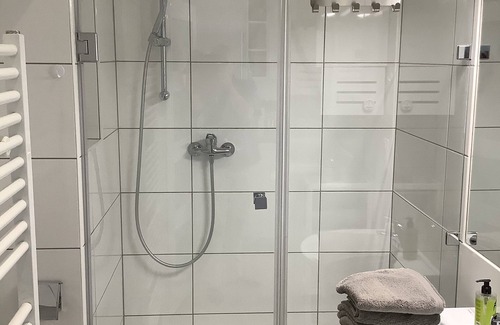 Rudolfsheim-Funfhaus Condo | Free WiFi Netflix; newly furnished; Contactless: Early Check In/Late Check Out!