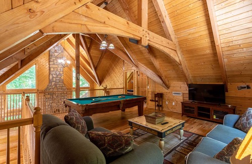 Boone Cabin | Freedom Lodge - 5BR, 4BA - Hot Tub - Spacious Living - Pool Table