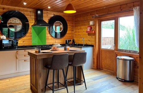 Great Ayton Cottage | Freedom Lodge 7 Great Ayton Yorkshire - sleeps 10 guests in 4 bedrooms