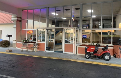 Montgomery Apartment | Freeway Inn motel and Uhaul