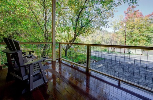 Marshall House | French Broad Chalet | Private Chalet on the French Broad River