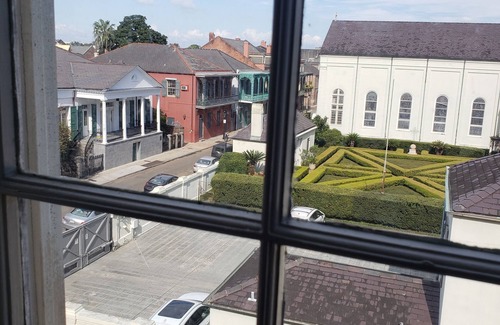 French Quarter Condo | French Quarter Condo