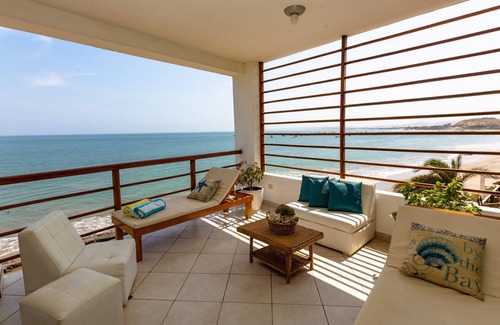 Las Pocitas Condo | Frente al mar, lujoso apartamento. vista espectacular. Playa Las Pocitas-Mancora