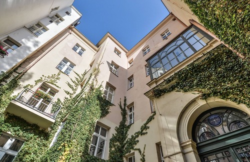 Smichov Apartment | FRESCO APT. WALK TO CHARLES BRIDGE