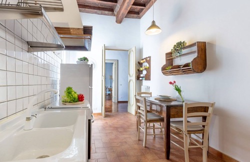 Ferrara Historic Centre Apartment | Frescobaldi Aparments! At Francis' house