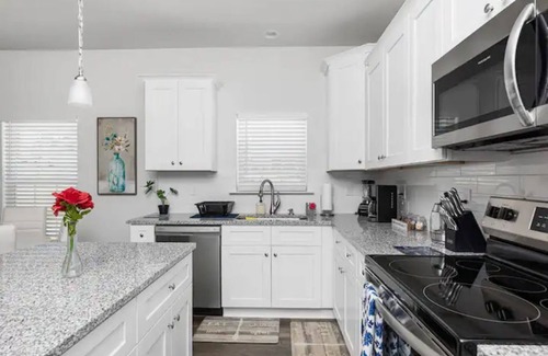 Charlotte House | Fresh & Comfy Near Uptown w/HotTub & Private Yard
