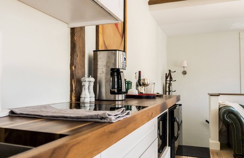 Munjoy Hill Apartment | Fresh East End Apartment Walkable to Downtown Portland