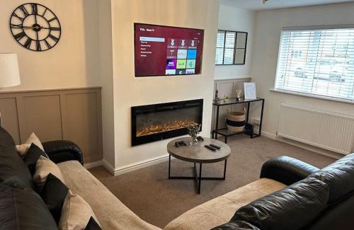 Ridgeway House | Fresh, fully equipped modern house can sleep 5